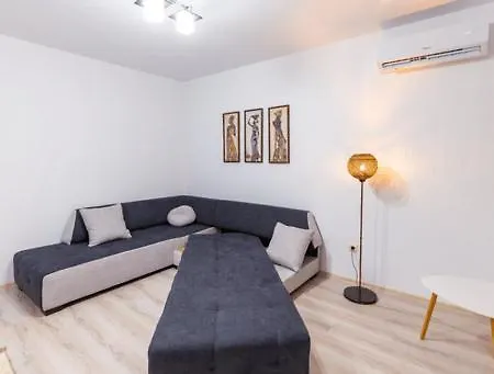 Ioama Island Apartment