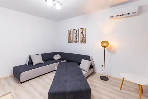 Ioama Island アパート