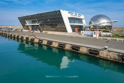 Ioama Island アパート ブルガス